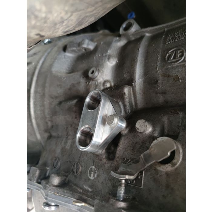 Oil cooler adapter for ZF 8HP BMW IOD Performance